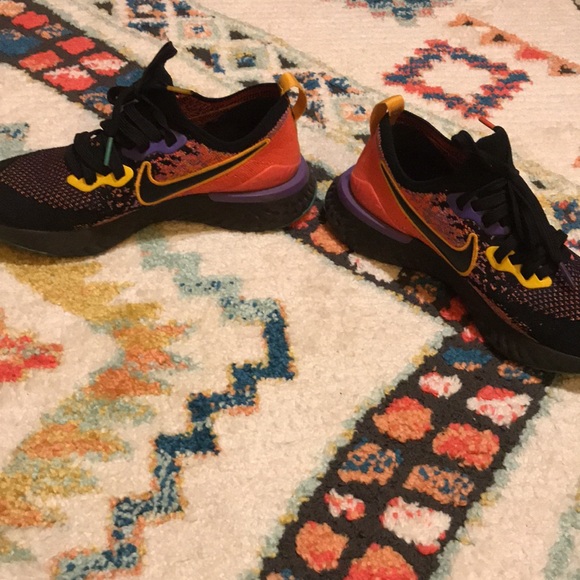 Nike Epic Flyknit React🖤 - Picture 3 of 6